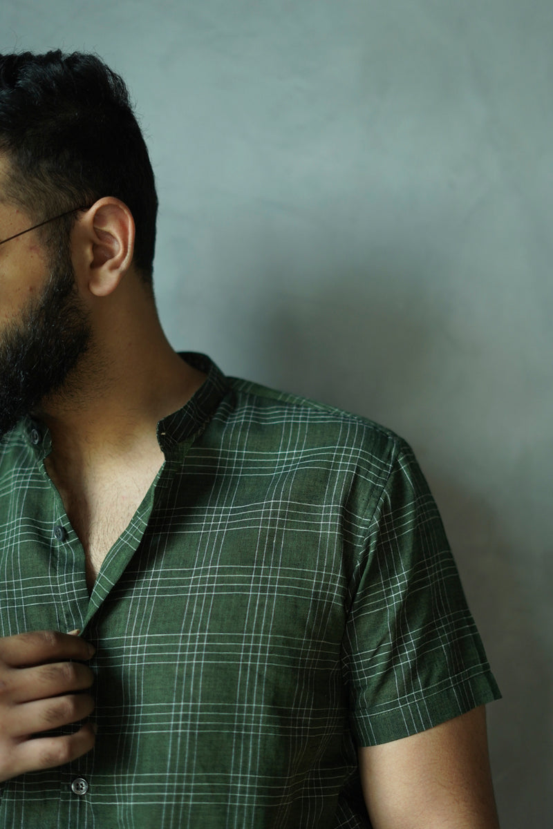 Gaze : Handwoven Cotton Deep Green Half-sleeve Shirt