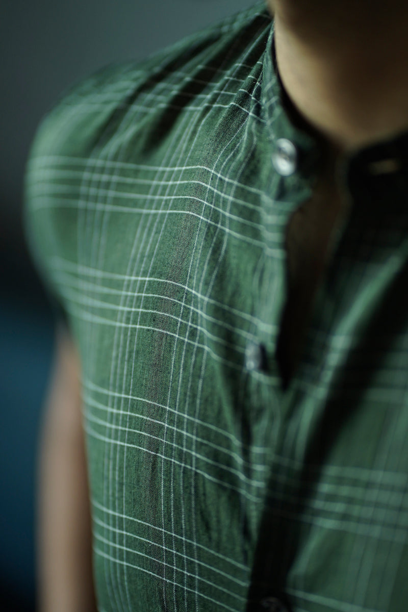 Gaze : Handwoven Cotton Deep Green Half-sleeve Shirt