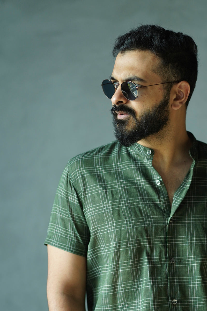 Gaze : Handwoven Cotton Deep Green Half-sleeve Shirt