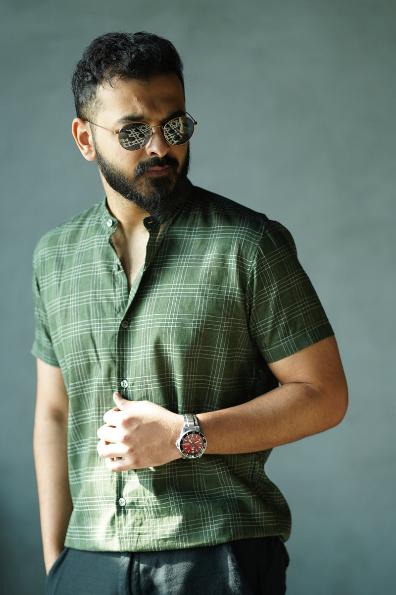 Gaze : Handwoven Cotton Deep Green Half-sleeve Shirt